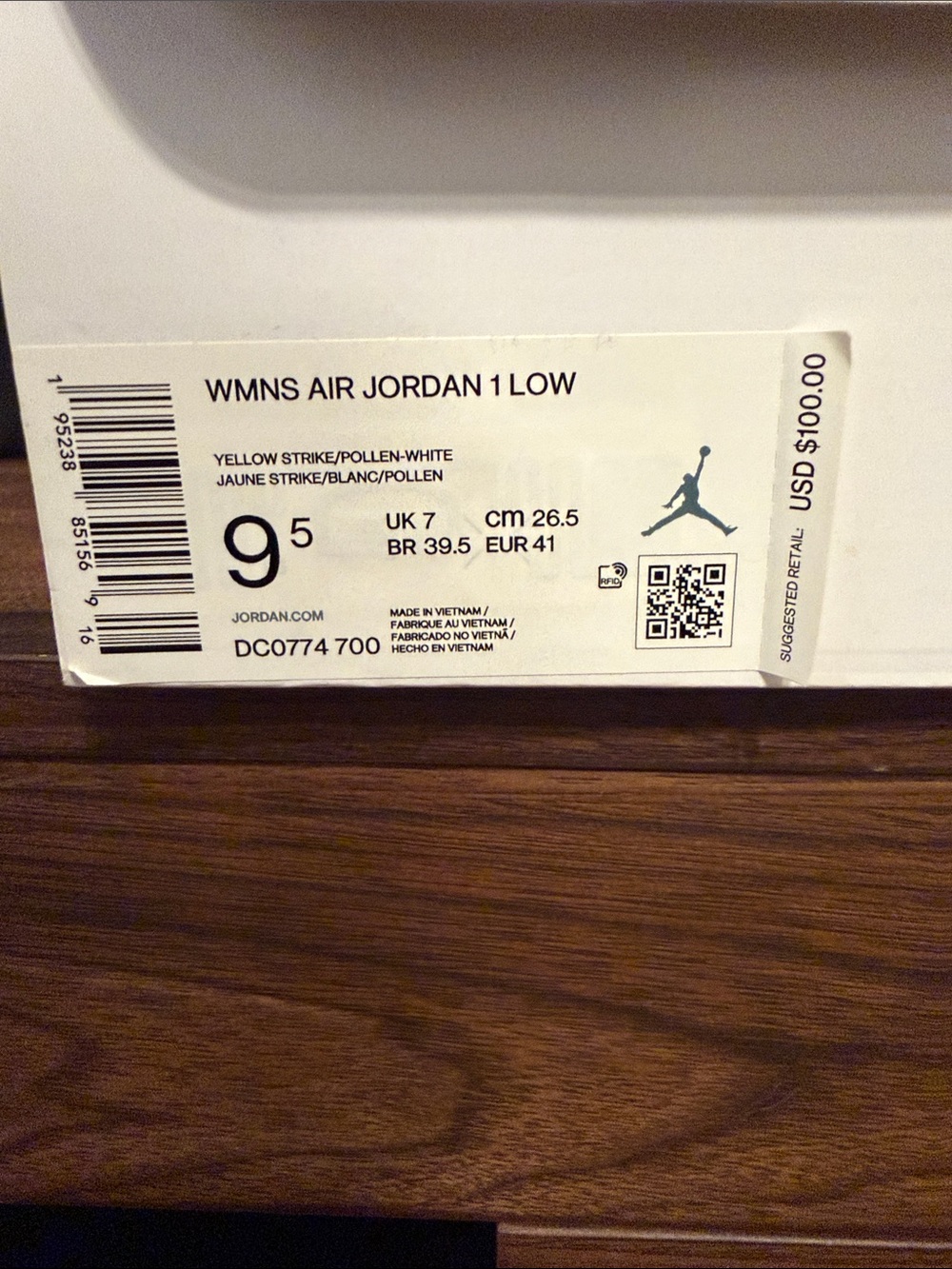 Nike Women's Low-Top Sneakers in Bright Yellow - Picture 2 of 3